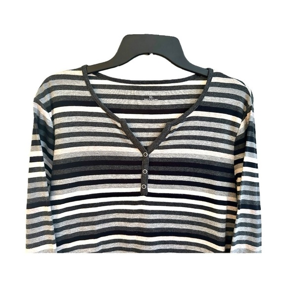CROFT&BARROW, STRIPE PULLOVER TOP. GREY, BLACK & CREAM STRIPES. SIZE XL - Picture 2 of 6